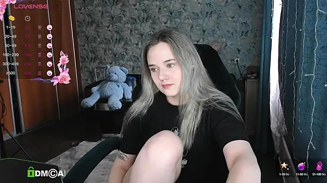 Snapshot of Your_small_bunny chatting on March 11, 2025, 6:21 am Your small bunny online show from March 11, 2025, 6:21 am