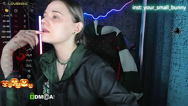 Snapshot of Your_small_bunny chatting on November 1, 2025, 2:13 am Your small bunny online show from November 1, 2025, 2:13 am