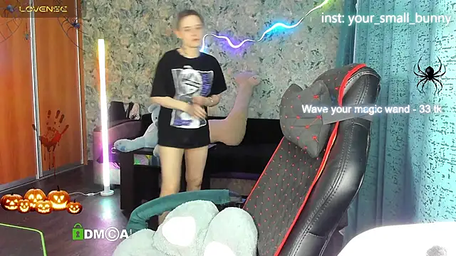 Snapshot of Your_small_bunny chatting on November 2, 2025, 2:03 am Your small bunny online show from November 2, 2025, 2:03 am