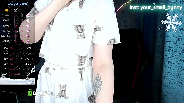 Snapshot of Your_small_bunny chatting on January 17, 2026, 1:32 am Your small bunny online show from January 17, 2026, 1:32 am