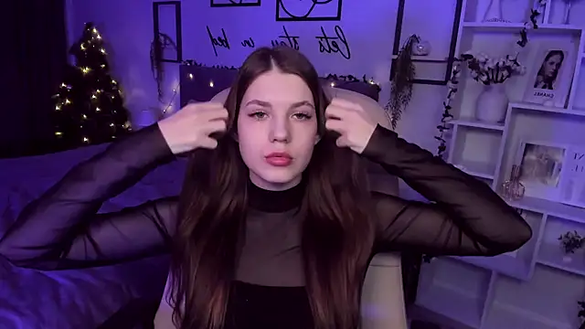 BellaSweetHeart online show from December 27, 2024, 8:39 pm