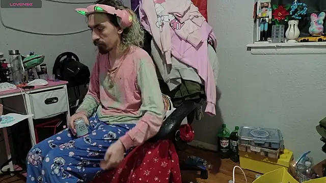 tallnerdyguy online show from February 16, 2026, 3:35 am