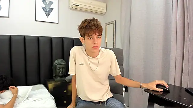 Snapshot of KLAUS_SUNRISE_XX chatting on January 15, 2025, 10:49 am KLAUS SUNRISE XX online show from January 15, 2025, 10:49 am