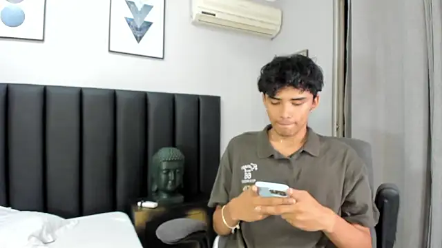 Snapshot of KLAUS_SUNRISE_XX chatting on January 29, 2025, 6:54 am KLAUS SUNRISE XX online show from January 29, 2025, 6:54 am