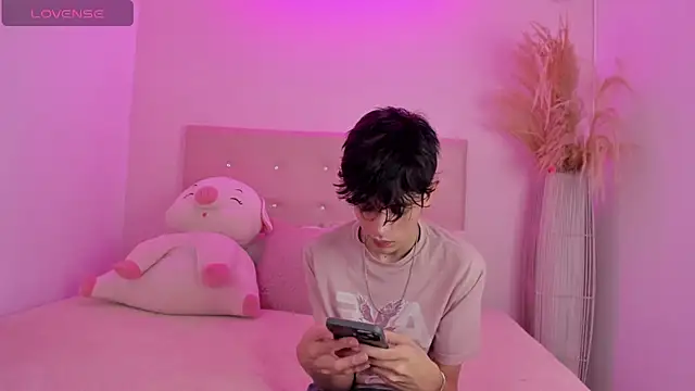 Snapshot of KLAUS_SUNRISE_XX chatting on March 7, 2025, 5:51 am KLAUS SUNRISE XX online show from March 7, 2025, 5:51 am