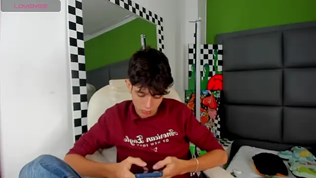 Snapshot of KLAUS_SUNRISE_XX chatting on March 21, 2025, 3:33 am KLAUS SUNRISE XX online show from March 21, 2025, 3:33 am