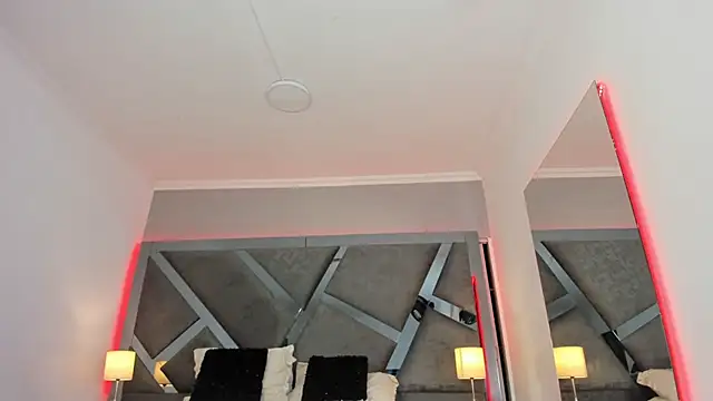 AmberiniHoffman online show from March 18, 2025, 8:15 pm