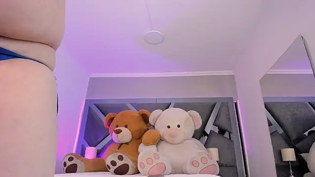 AmberiniHoffman online show from September 28, 2025, 11:59 am