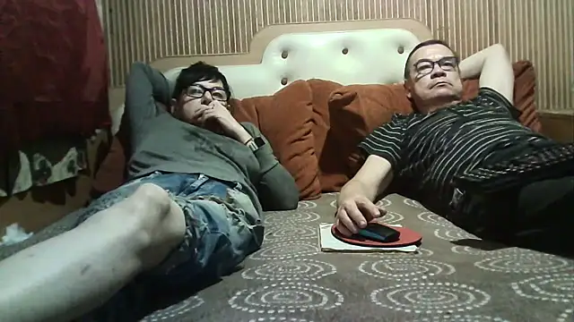 AlanaLaDream online show from December 13, 2025, 7:53 pm