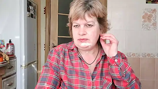 Snapshot of Ettie_Tonia chatting on February 26, 2025, 12:47 pm Ettie Tonia online show from February 26, 2025, 12:47 pm