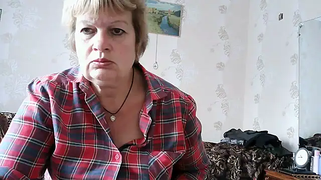Snapshot of Ettie_Tonia chatting on October 14, 2025, 7:42 am Ettie Tonia online show from October 14, 2025, 7:42 am