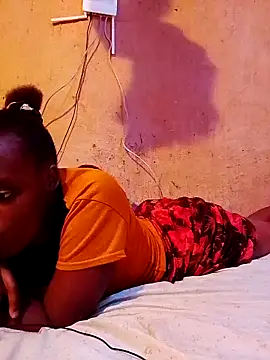 Snapshot of QUEEN-NAIMA chatting on October 12, 2025, 6:40 pm QUEEN-NAIMA online show from October 12, 2025, 6:40 pm