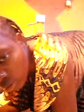 Snapshot of QUEEN-NAIMA chatting on October 26, 2025, 9:04 am QUEEN-NAIMA online show from October 26, 2025, 9:04 am