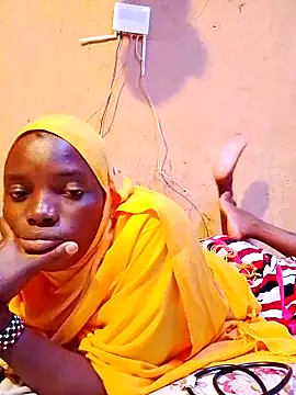 Snapshot of QUEEN-NAIMA chatting on November 14, 2025, 3:00 pm QUEEN-NAIMA online show from November 14, 2025, 3:00 pm