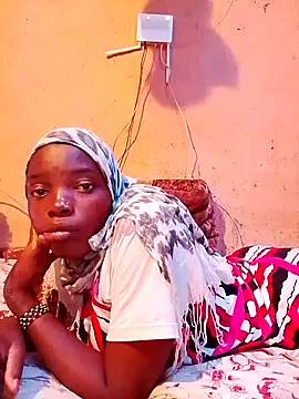 Snapshot of QUEEN-NAIMA chatting on November 15, 2025, 8:44 am QUEEN-NAIMA online show from November 15, 2025, 8:44 am