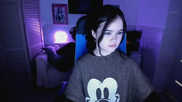 Elainebeness online show from October 14, 2025, 7:25 pm