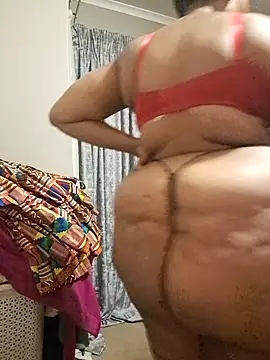 Snapshot of thicktash chatting on February 3, 2026, 6:35 pm thicktash online show from February 3, 2026, 6:35 pm