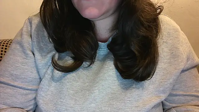 Snapshot of Maebi chatting on December 14, 2024, 9:24 pm Maebi online show from December 14, 2024, 9:24 pm