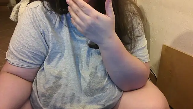 Snapshot of Maebi chatting on September 28, 2025, 10:15 pm Maebi online show from September 28, 2025, 10:15 pm