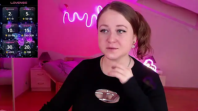 Snapshot of LizzyShine chatting on December 6, 2024, 5:00 pm LizzyShine online show from December 6, 2024, 5:00 pm