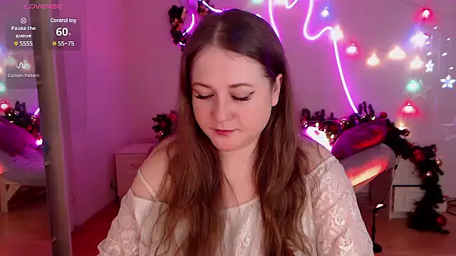 Snapshot of LizzyShine chatting on December 30, 2024, 11:06 pm LizzyShine online show from December 30, 2024, 11:06 pm