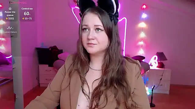 Snapshot of LizzyShine chatting on January 13, 2025, 9:31 pm LizzyShine online show from January 13, 2025, 9:31 pm