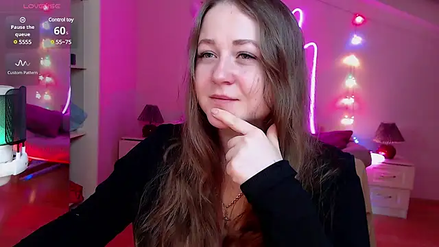 Snapshot of LizzyShine chatting on February 4, 2025, 7:11 pm LizzyShine online show from February 4, 2025, 7:11 pm