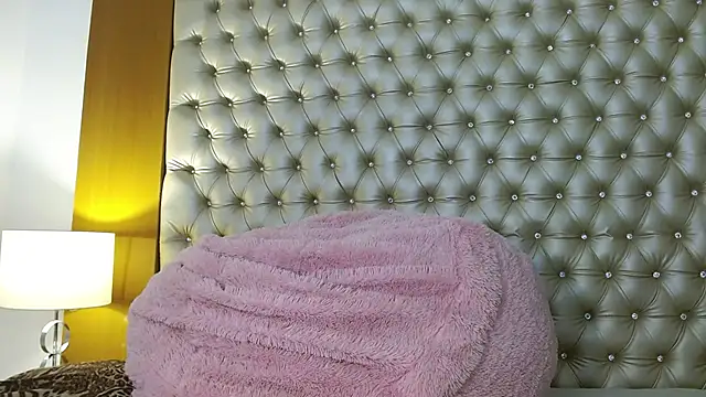 Snapshot of MegannMyerss chatting on March 5, 2025, 8:21 pm MegannMyerss online show from March 5, 2025, 8:21 pm