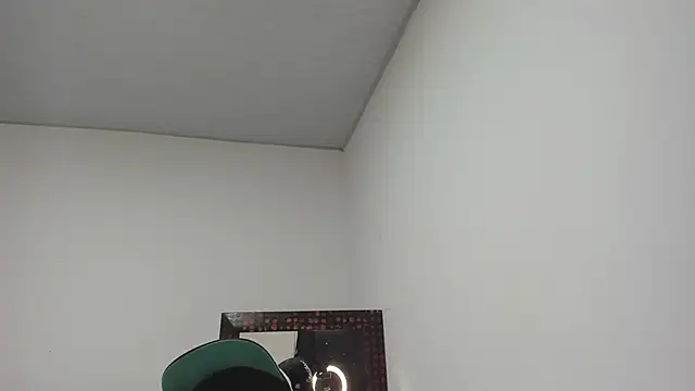 Snapshot of Karljensen33 chatting on February 26, 2025, 3:19 pm Karljensen33 online show from February 26, 2025, 3:19 pm