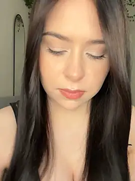  SweetCandyy online show from November 13, 2025, 7:02 pm