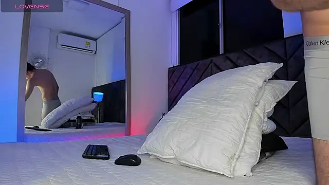 Snapshot of Luca_ferrer_ chatting on February 9, 2025, 4:36 am Luca ferrer online show from February 9, 2025, 4:36 am