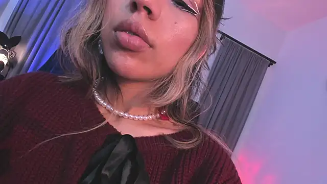 delilah fix online show from April 14, 2026, 9:32 pm