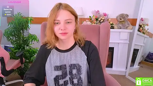 MirraBellanta online show from October 14, 2025, 8:42 pm