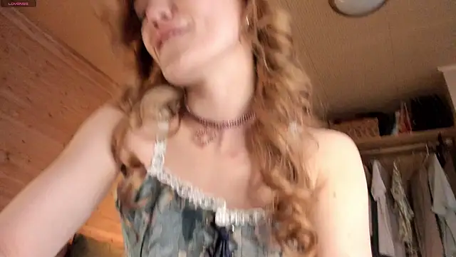 Snapshot of such_juicee chatting on December 6, 2024, 9:21 am such juicee online show from December 6, 2024, 9:21 am