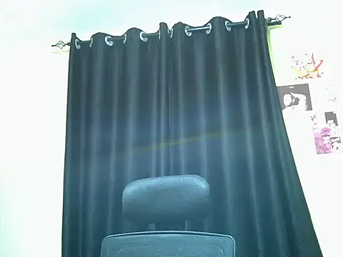 Snapshot of Horny-slut_ chatting on April 22, 2026, 7:11 am Horny-slut online show from April 22, 2026, 7:11 am