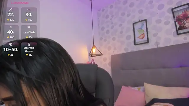 nicole  parker1 online show from April 18, 2026, 7:58 pm