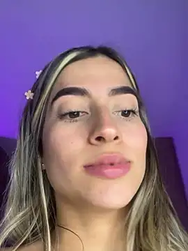 Snapshot of Issabela_G1 chatting on December 6, 2024, 7:32 am Issabela G1 online show from December 6, 2024, 7:32 am