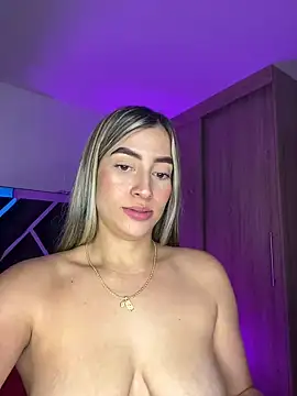 Snapshot of Issabela_G1 chatting on December 20, 2024, 3:14 am Issabela G1 online show from December 20, 2024, 3:14 am