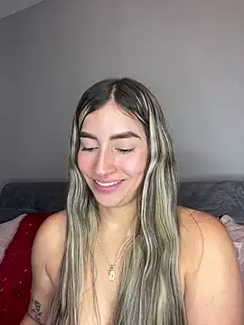 Snapshot of Issabela_G1 chatting on January 8, 2025, 8:06 am Issabela G1 online show from January 8, 2025, 8:06 am