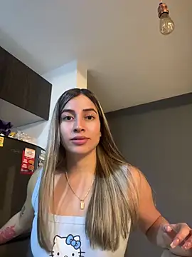 Snapshot of Issabela_G1 chatting on January 16, 2025, 5:32 am Issabela G1 online show from January 16, 2025, 5:32 am