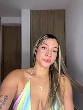 Snapshot of Issabela_G1 chatting on January 21, 2025, 3:15 am Issabela G1 online show from January 21, 2025, 3:15 am