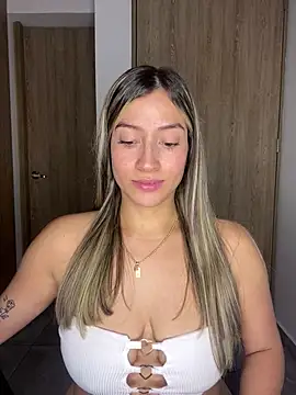 Snapshot of Issabela_G1 chatting on January 23, 2025, 7:11 am Issabela G1 online show from January 23, 2025, 7:11 am