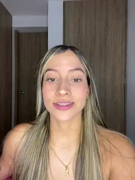 Snapshot of Issabela_G1 chatting on January 27, 2025, 11:11 pm Issabela G1 online show from January 27, 2025, 11:11 pm