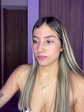 Snapshot of Issabela_G1 chatting on January 31, 2025, 1:54 am Issabela G1 online show from January 31, 2025, 1:54 am