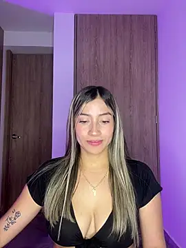 Snapshot of Issabela_G1 chatting on January 31, 2025, 4:58 am Issabela G1 online show from January 31, 2025, 4:58 am