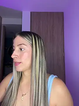 Snapshot of Issabela_G1 chatting on February 1, 2025, 11:16 pm Issabela G1 online show from February 1, 2025, 11:16 pm