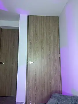 Snapshot of Issabela_G1 chatting on February 8, 2025, 8:21 pm Issabela G1 online show from February 8, 2025, 8:21 pm