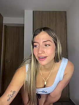 Snapshot of Issabela_G1 chatting on February 9, 2025, 3:11 am Issabela G1 online show from February 9, 2025, 3:11 am