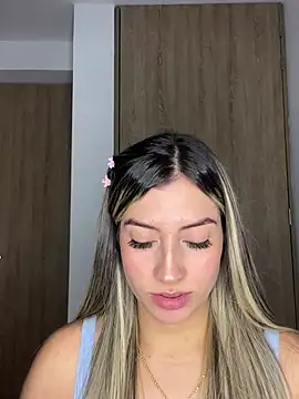 Snapshot of Issabela_G1 chatting on February 10, 2025, 4:41 am Issabela G1 online show from February 10, 2025, 4:41 am