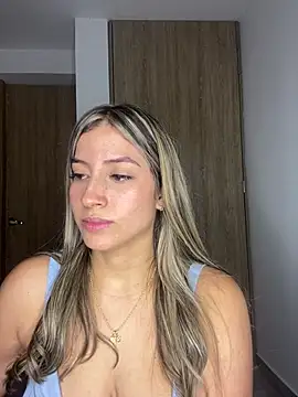 Snapshot of Issabela_G1 chatting on February 25, 2025, 6:58 am Issabela G1 online show from February 25, 2025, 6:58 am